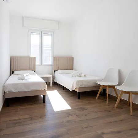 The Gateway Новара